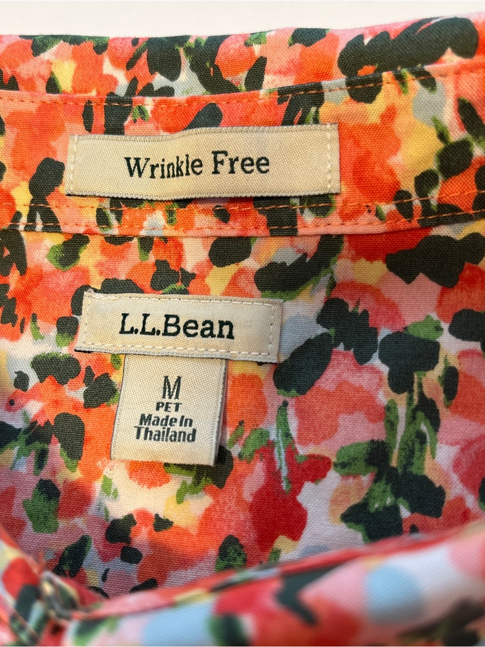 L.L. Bean women’s floral Blouse with Button size M Wrinkle Free 100% Cotton - Picture 4 of 10
